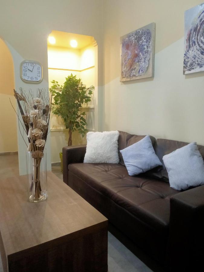 Koukaki-Acropolis Roomy With A Private Veranda Apt. Athena Bagian luar foto