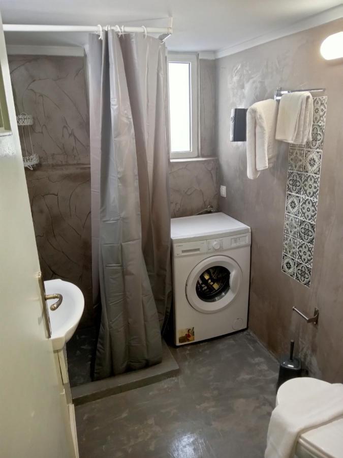Koukaki-Acropolis Roomy With A Private Veranda Apt. Athena Bagian luar foto