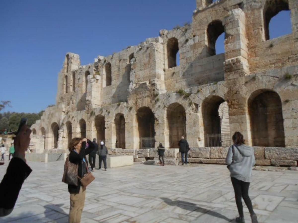 Koukaki-Acropolis Roomy With A Private Veranda Apt. Athena Bagian luar foto