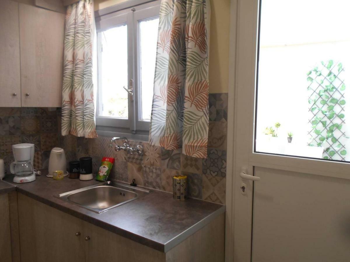 Koukaki-Acropolis Roomy With A Private Veranda Apt. Athena Bagian luar foto