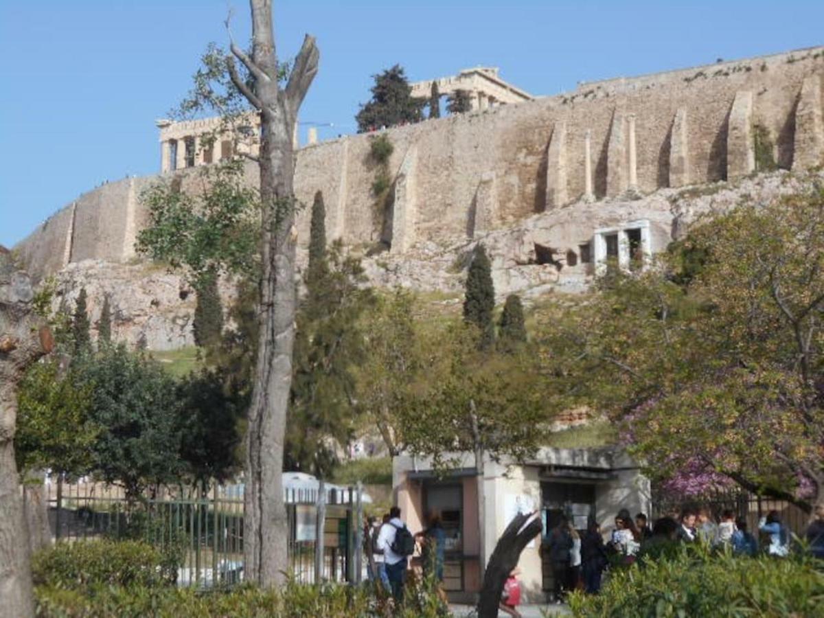 Koukaki-Acropolis Roomy With A Private Veranda Apt. Athena Bagian luar foto