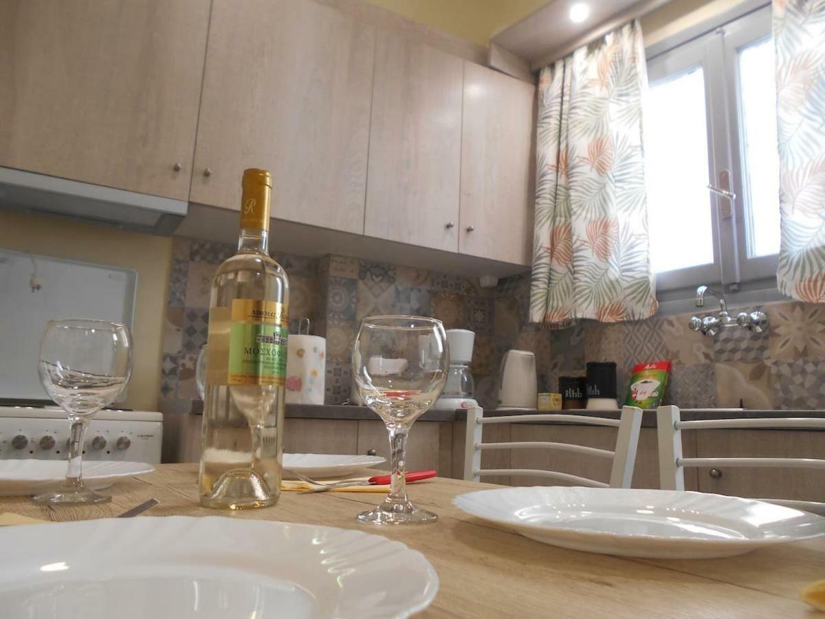 Koukaki-Acropolis Roomy With A Private Veranda Apt. Athena Bagian luar foto